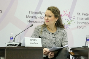Anna-Kaisa Ikonen Anna-Kaisa Ikonen - портрет на Петербургском Инновационном Форуме. Фотограф на мероприятие Дмитрий Фуфаев.