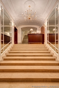 Лестница на рецепшен. Бутик-Отель 1852. Интерьерный фотограф Дмитрий Фуфаев.