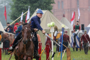 Конные состязания средневековых рыцарей. Фотосъемка исторического фестиваля в Петропавловской крепости. Фотограф Дмитрий Фуфаев. Конные состязания средневековых рыцарей. Фотосъемка исторического фестиваля в Петропавловской крепости. Фотограф Дмитрий Фуфаев.