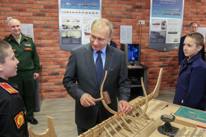 Владимир Путин в Суворовском училище Санкт-Петербурга. Фотограф Дмитрий Фуфаев.