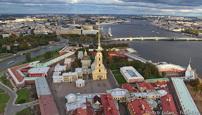 Панорамный вид на Петропавловскую крепость