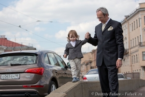 Семейный фотограф Дмитрий Фуфаев Портрет на прогулке.Прогулка по Санкт-Петербургу фото