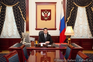 Деловой портрет в интерьере, портреты чиновников, услуги портретиста