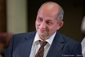 Юбиляр принимает поздравления.  Фотограф на юбилей Дмитрий Фуфаев  неповторимые мгновения Вашего праздника в каждой фотографии.