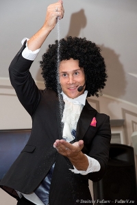 Фокусы на корпотативе. Фото Дмтрия Фуфаева. Фотограф на корпоратив