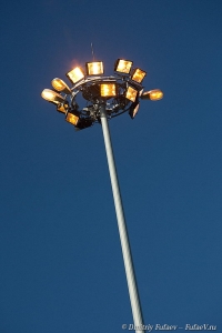 Фонари уличные, фонари на дорогах, уличное освещение, светильники фото