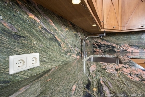 Столешница на кухне - гранит Marisma Интерьерный фотограф Дмитрий Фуфаев