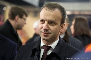 Вице-премьер России Аркадий Дворкович  на Кировском заводе. Репортпжный портрет Александра Дворковича фото