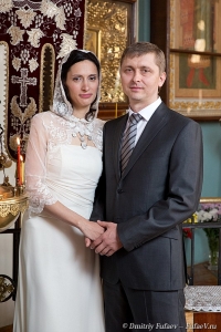 Венчание портрет жениха и невесты в храме фото