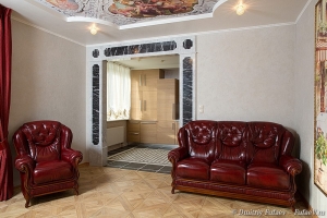 Гостиная в итальянском стиле фото, арка из натурального камня  Grigio Carnoco