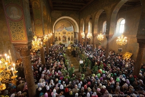 Литургия в Троице-Сергиевой пустыни фото