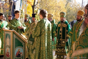 Молебен Молебен после Литургии в Троице-Сергиевой пустыни. Фото Дмитрия Фуфаева.