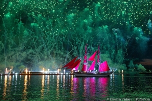 Алые паруса, празддник выпускников фото салюта, нева. СПб виды города