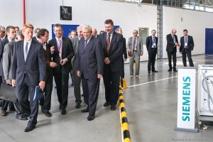 Экскурсия по производству с участием Губернатора Полтавченко