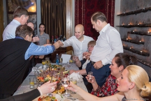 Новогодний ужин. Фотограф на праздник Дмитрий Фуфаев.