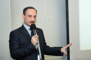 Яков Волкинд на 2м международном форуме по безопасности. Фотограф Дмитрий Фуфаев.