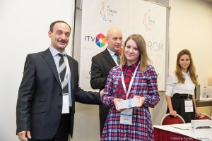 Яков Волкинд  и Любовь Андросова  на церемонии вручения подарков. Фотограф на мероприятие Дмитрий Фуфаев.