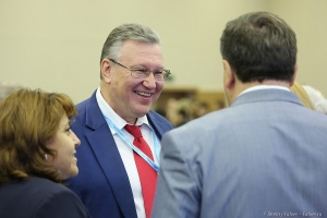 Участники Петербургского Международного Инновационного форума. Мовчан Сергей Николаевич - вице-губернатор Санкт-Петербурга.Фотограф на деловое мероприятие Дмитрий Фуфаев.