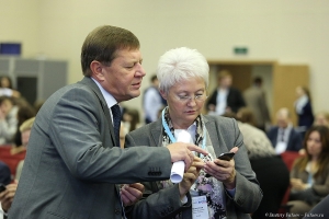 Петербургский Международный Инновационный Форум - Пленарное заседание. Участники форума. Васильев Владимир Николаевич - Ректор Университета ИТМО и Никконен Альбина Ивановна  - РАВИ. Фотограф на деловое мероприятие Дмитрий Фуфаев.