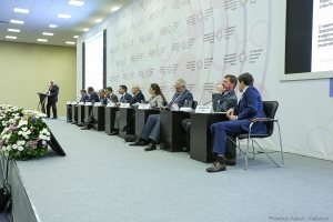 Участники Петербургского Международного Инновационного форума. Фотограф Дмитрий Фуфаев.