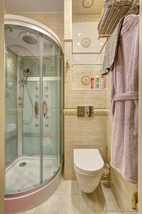 Санузел в номере отеля. Фотосъемка недвижимости. Интерьерный фотограф Дмитрий Фуфаев.