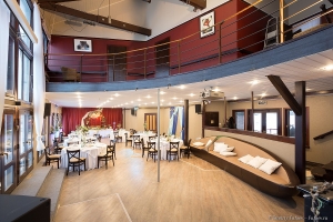 Интерьерная фотосъемка ресторана на воде. Фотограф интерьеров Дмитрий Фуфаев.