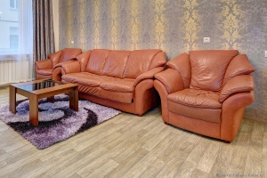 Диван и кресла в гостиной. Фотосъемка интерьеров квартиры. Фотограф  Дмитрий Фуфаев.