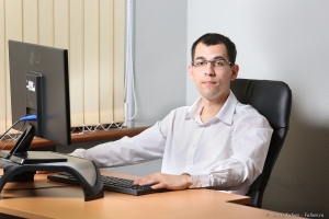 Фотосъемка сотрудников на рабочем месте. Портреты хорошего качества. Фотограф Дмитрий Фуфаев.