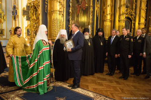 На память в день ангела Николаю Цуканову был подарен образ святителя Николая Чудотворца.