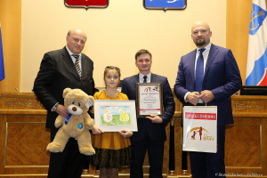 Фотограф на мероприятие Карина Лазарева на награждении победителей конкурса детского рисунка 