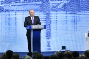 Нурсултан Назарбаев - портрет Президента Казахстана на выступлении. Пленарное заседание ПМЭФ в Экспофоруме с участием В.В. Путина. фотограф на мероприятие Дмитрий Фуфаев.