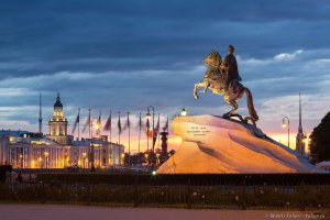 Белая ночь.  Памятник Петру Великому на Сенатской площади. Фотографии Санкт-Петербурга отличного качества. Фотограф Дмитрий Фуфаев.