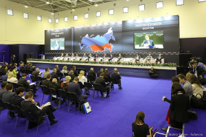 Фотосъемка пленарная сессии:  Прорывные технологии и нефтегазовое машиностроение:  инновационный и экспортный потенциал,   импортозамещение и локализация производств. Фотограф на мероприятие Дмитрий Фуфаев.