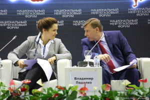 Ирина Гайда и Владимир Падалко Ирина Гайда и Владимир Падалко на Нефтегазовом форуме в Москве. Фотограф на мероприятие Дмитрий Фуфаев.
