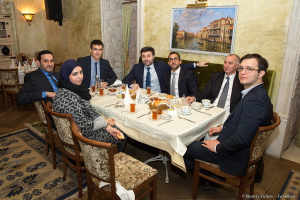 Делегация в ресторане. Фотограф Дмитрий Фуфаев.