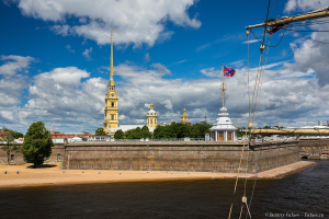 Петропавловская крепость с необычного ракурса. Фото Дмитрия Фуфаева.