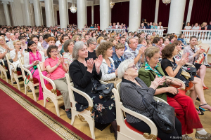 Зрители во время концерта в Большом зале филармонии им. Шостаковича. Фотограф на концерт Дмитрий Фуфаев.