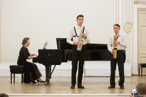 Отчетный концерт в Филармонии. Фотосъемка  на выступлении. Фотограф Дмитрий Фуфаев.