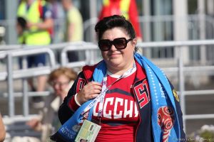 фото Болельщики перед матчем группового этапа Кубка конфедераций FIFA 2017 между сборными командами России и Новой Зеландии. Фотограф Дмитрий Фуфаев.