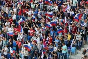 Болельщики - первый гол на Кубке конфедераций в России. фото Игра сборных России и Новой Зеландии. Футбол. Болельщики - первый гол на Кубке конфедераций в России. Фотограф на спортивное мероприятие Дмитрий Фуфаев.