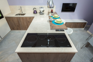 Кухня. Плита и рабочая зона. Фотосъемка интерьеров. Фотограф Дмитрий Фуфаев.