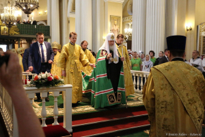 Святейший Патриарх Кирилл в Александро - Невской лавре. Фотограф Дмитрий Фуфаев.
