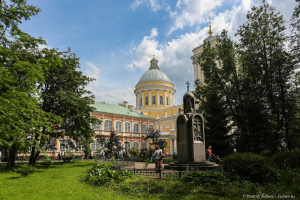 Прощание с мощами Святителя Николая Чудотворца в Александро - Невской лавре.  Фотограф Дмитрий Фуфаев.