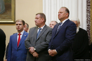 Прощание с мощами Святителя Николая Чудотворца в Александро - Невской лавре. Ковчег с мощами.. Фотограф Дмитрий Фуфаев.