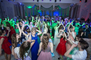 Танцы наТанцы на выпускном. Выпускной в Летнем Дворце. Фотограф на выпускной Дмитрий Фуфаев. выпусном. Выпускной в Летнем Дворце. Фотограф на выпускной Дмитрий Фуфаев.