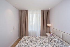 Шторы в интерьере спальни. Фотограф Дмитрий Фуфаев.