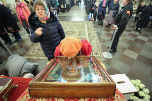 Мощи святой мученицы Татианы 10 ноября впервые принесены в Санкт-Петербург. Мощи будут находиться  в Спасо-Преображенском соборе до 27 ноября. Фото Дмитрия Фуфаева.