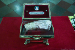 Ковчег с частицей святой мученицы Татианы 10 ноября впервые принесен в Санкт-Петербург. Мощи будут находиться  в Спасо-Преображенском соборе до 27 ноября. Фото Дмитрия Фуфаева.