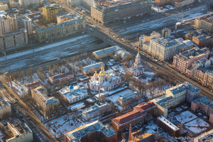 Ансамбль Александро - Невской лавры с птичьего полета. Виды Санкт-Петербурга с воздуха. Аэрофотосъемка. Достопримечательности Санкт-Петербурге с высоты птичьего полета. Фотограф Дмитрий Фуфаев.