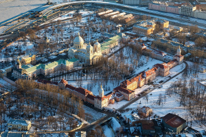 Александро-Невская лавра с высоты. Виды Санкт-Петербурга с птичьего полета. Аэрофотосъемка. Зимние виды Санкт-Петербурга. Фотограф Дмитрий Фуфаев.